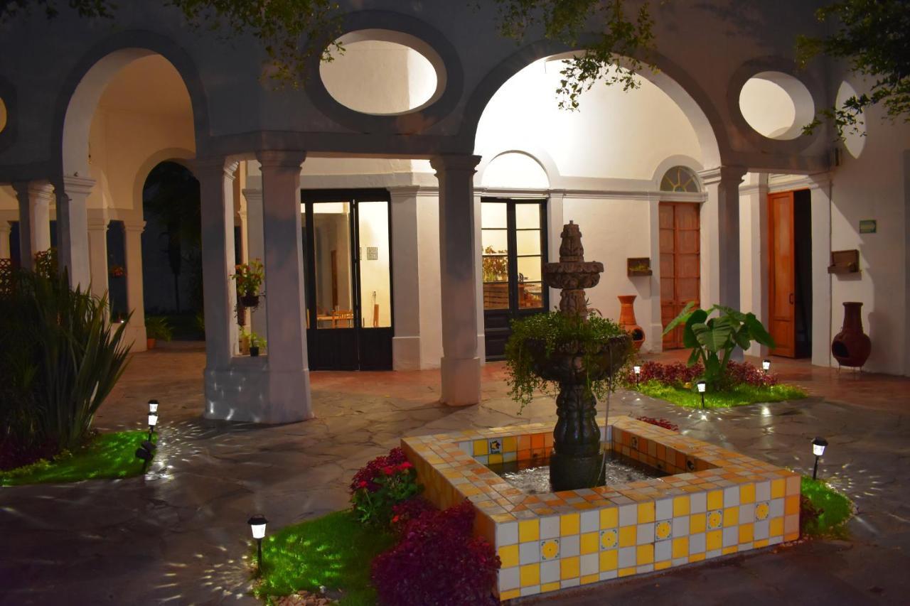 ホテル Tlaquepaque Pueblito エクステリア 写真