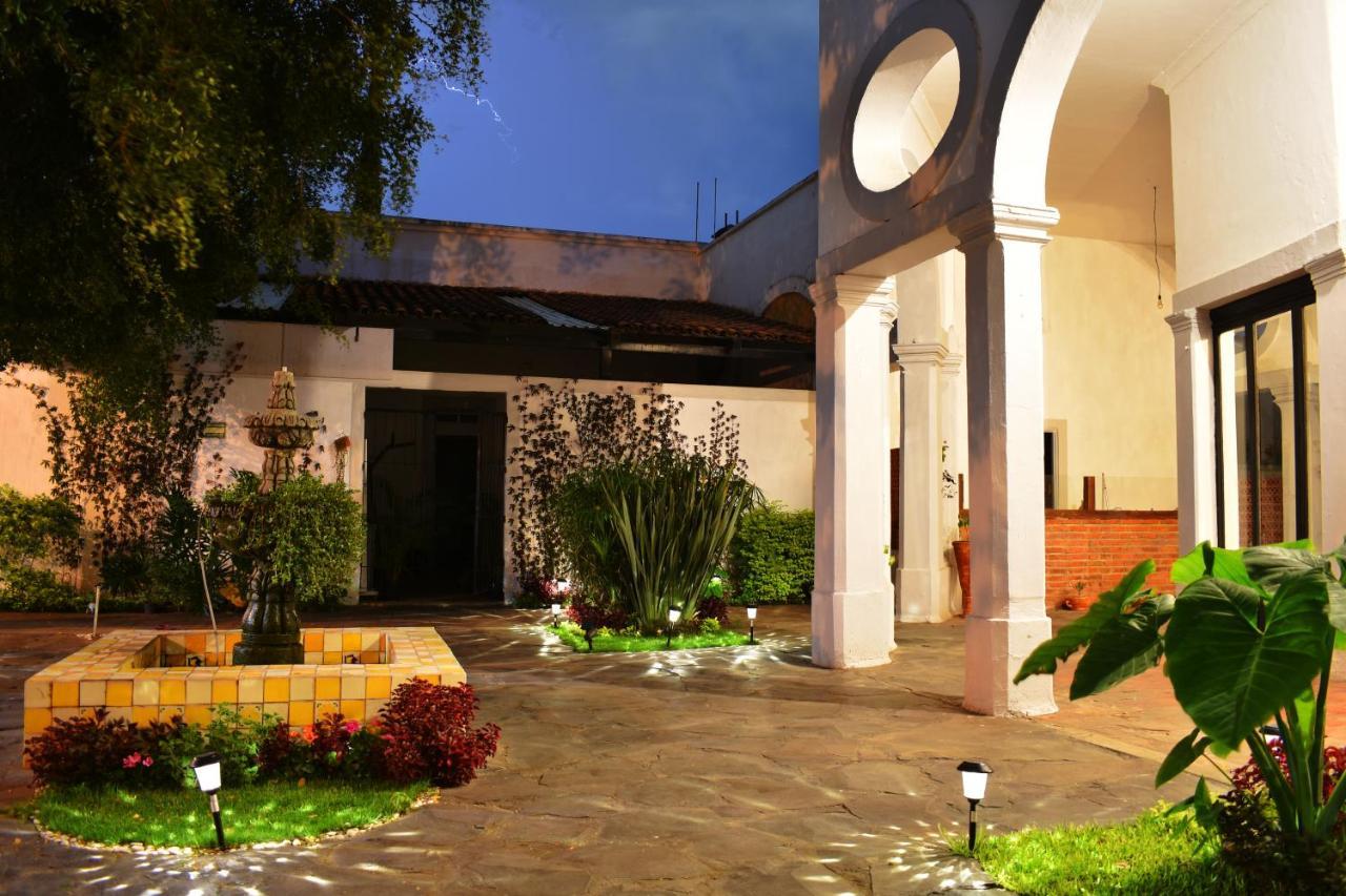 ホテル Tlaquepaque Pueblito エクステリア 写真